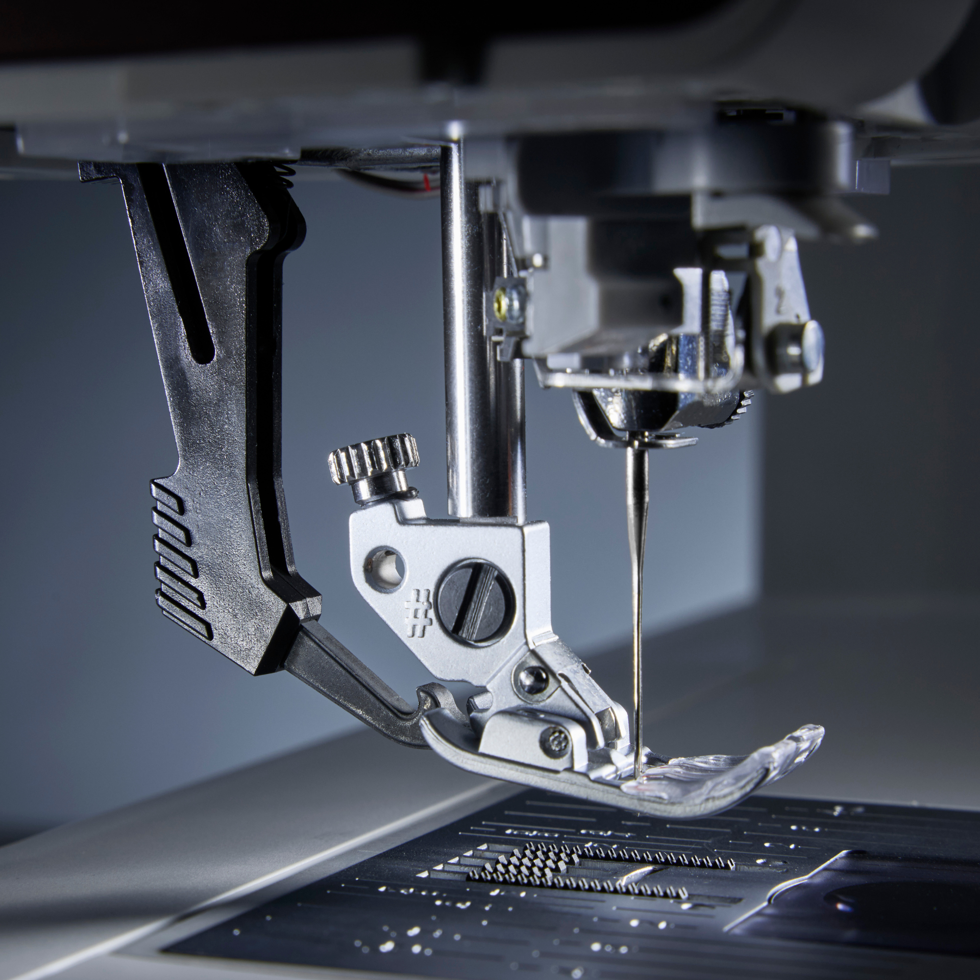 PFAFF expression 715 Sewing Machine