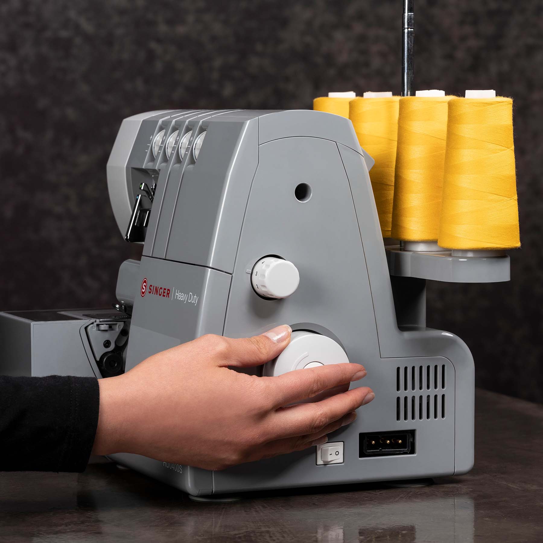 SINGER HD0400S Heavy Duty Serger