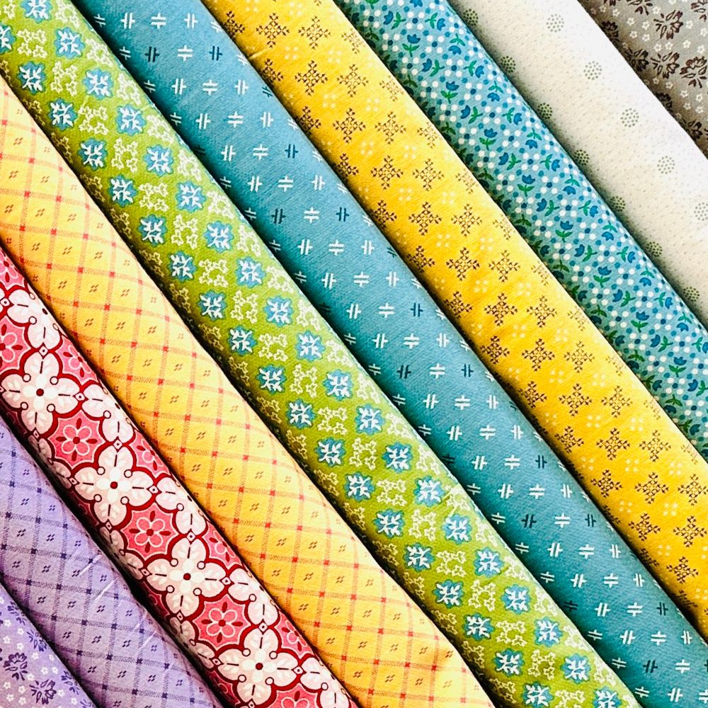 Piece & Plenty by Lori Holt for Riley Blake 16 Fat Quarter Fabric Bundle