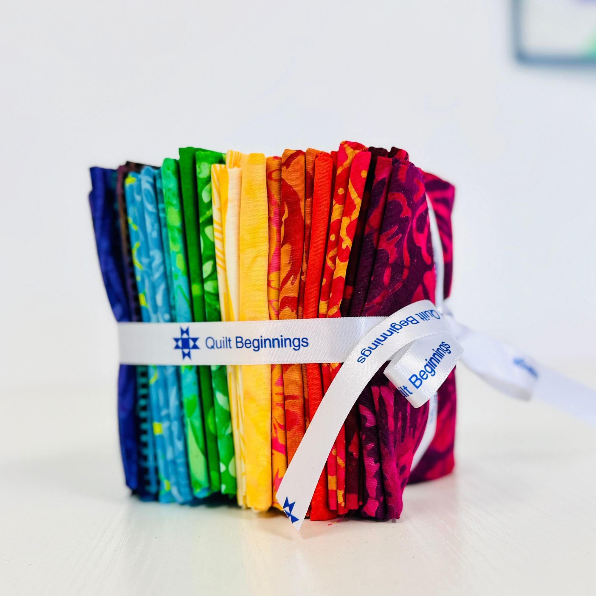 Laura’s Spectral Starburst 19 Fat Quarter Bundle *QB Exculsive*