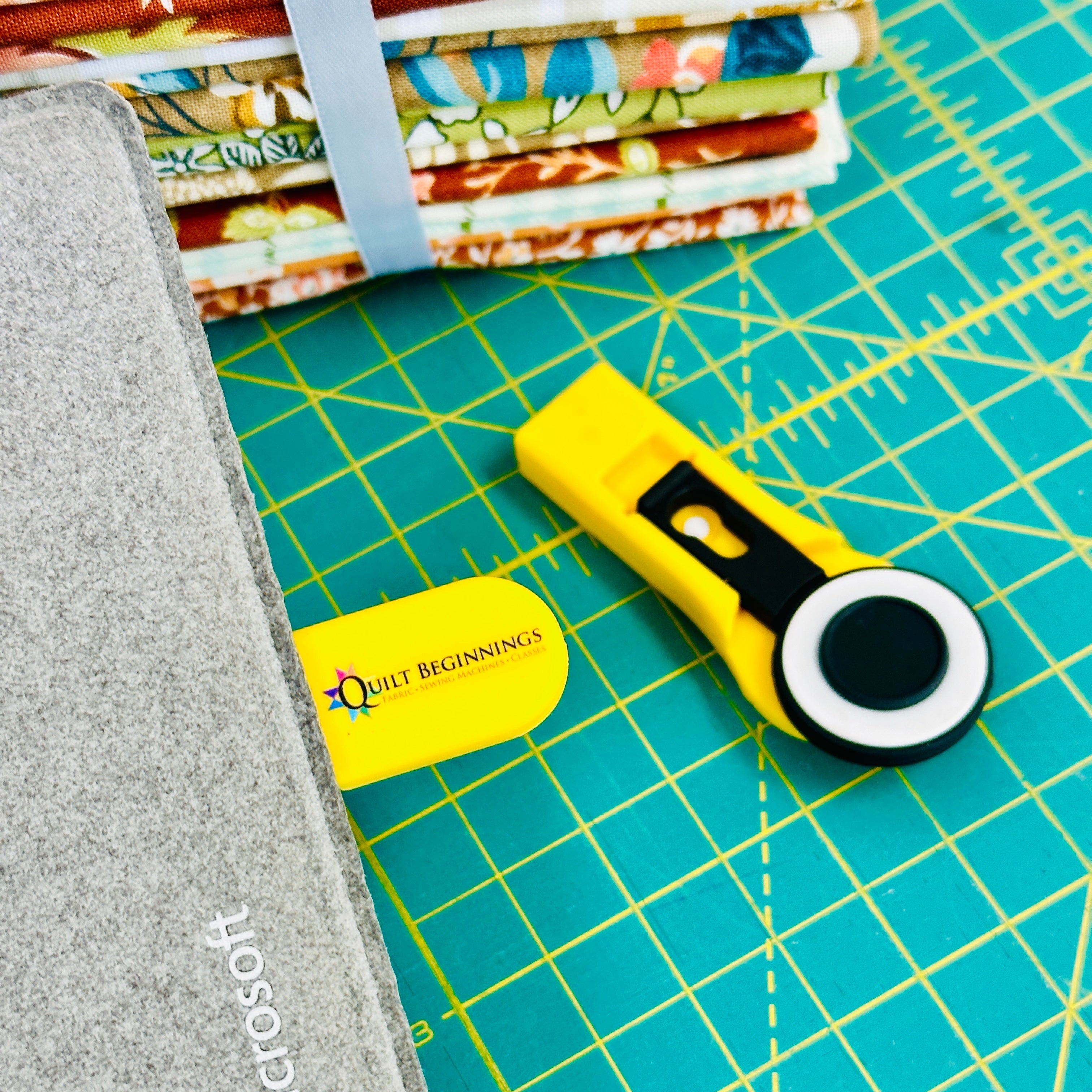 Rotary Cutter USB Drive – Quilt Beginnings Exclusive