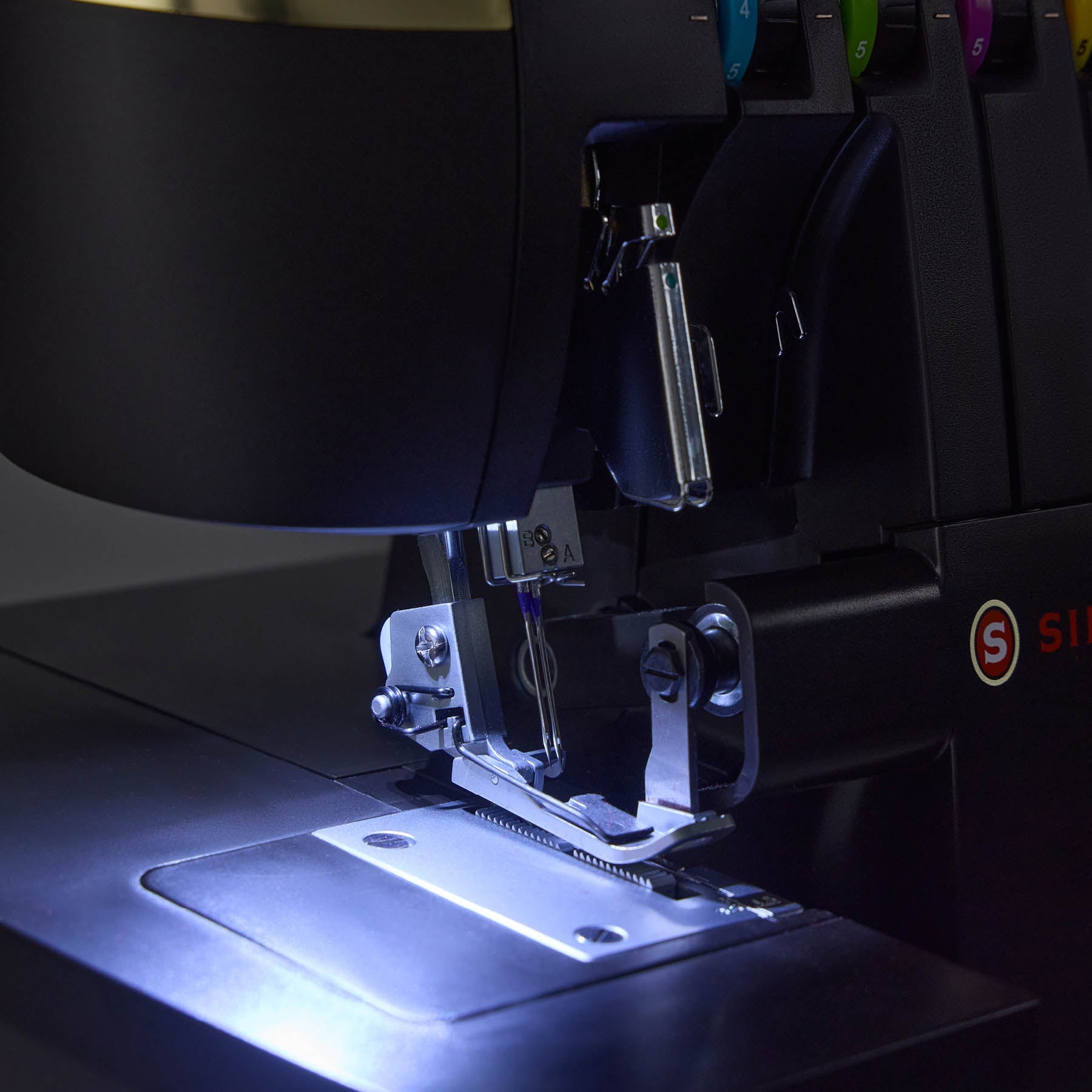 SINGER HD0500S Classic Black Serger