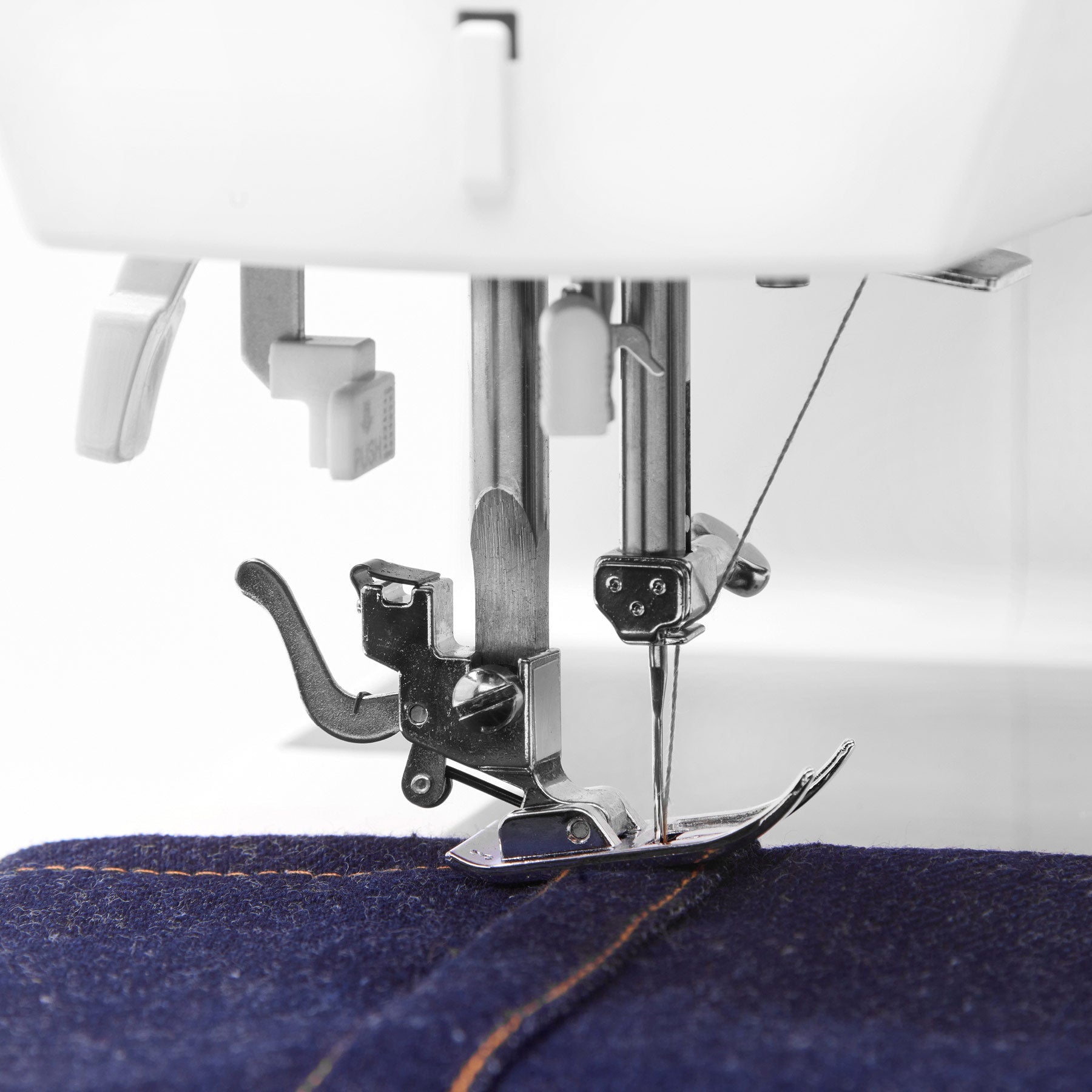 SINGER Heavy Duty 4452 White Sewing Machine