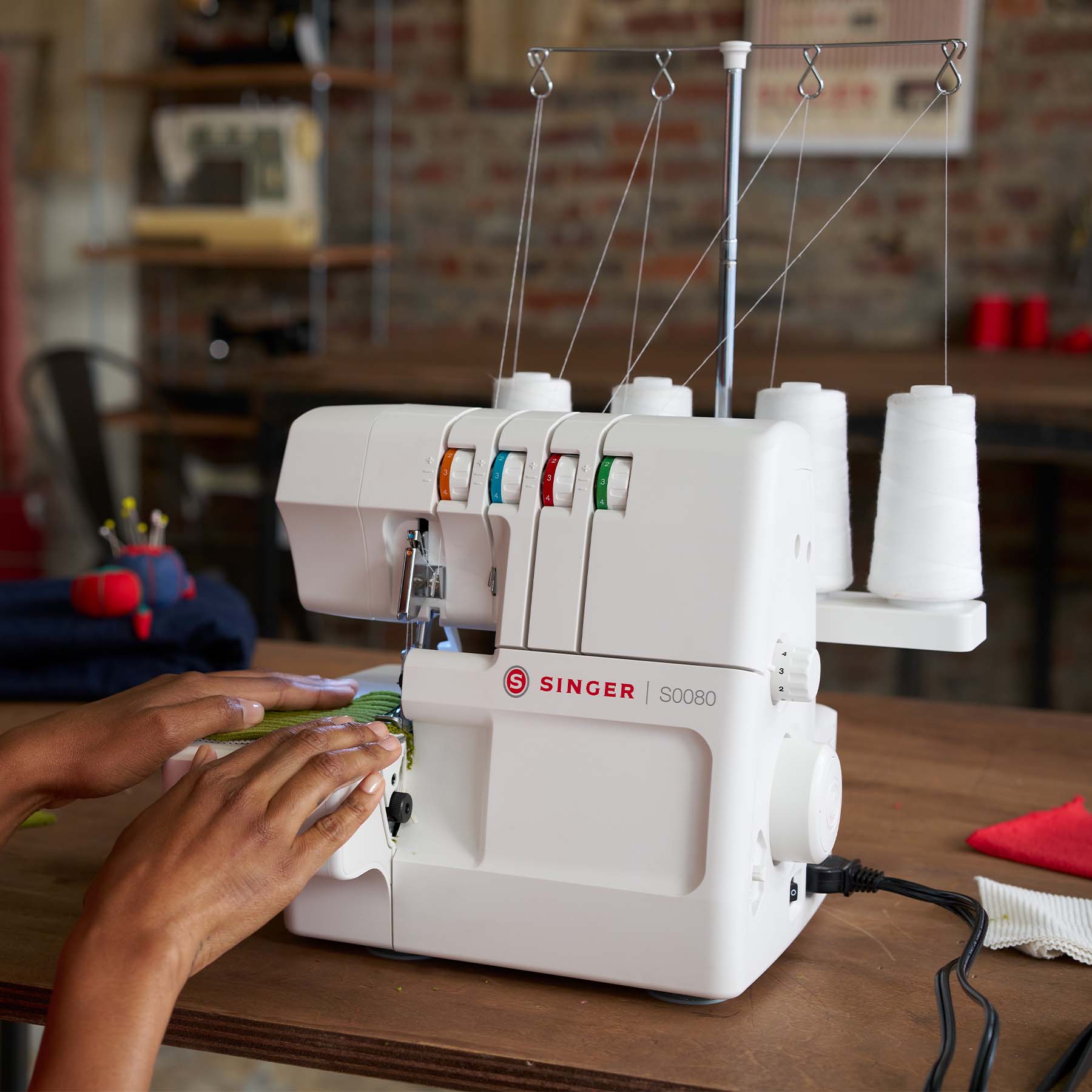 SINGER S0080 Serger