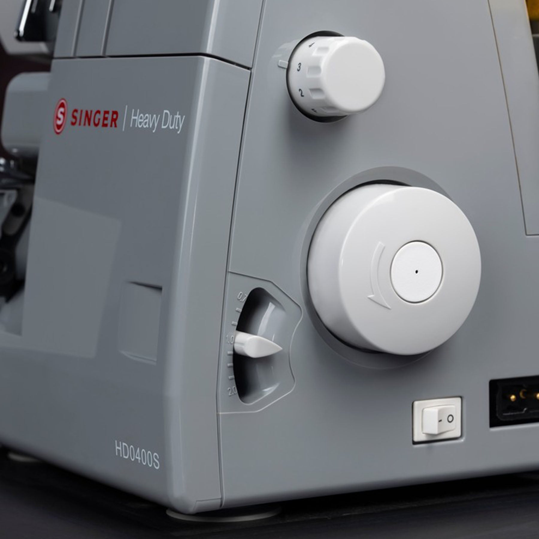 SINGER HD0400S Heavy Duty Serger